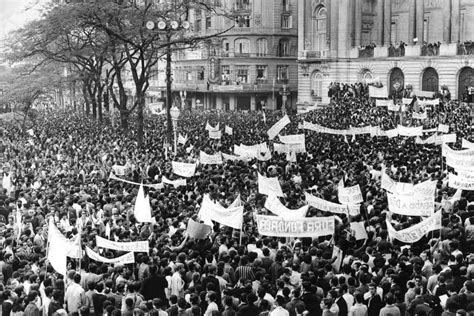 A Revolta de Abril; Uma Explosão de Protestos Estudantis e a Busca por Democratização na Coreia do Sul dos Anos 1960